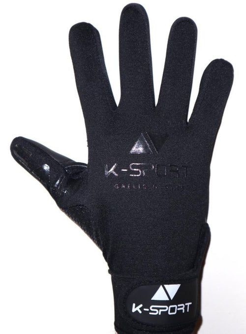 Black gaelic football gloves, all weather grip